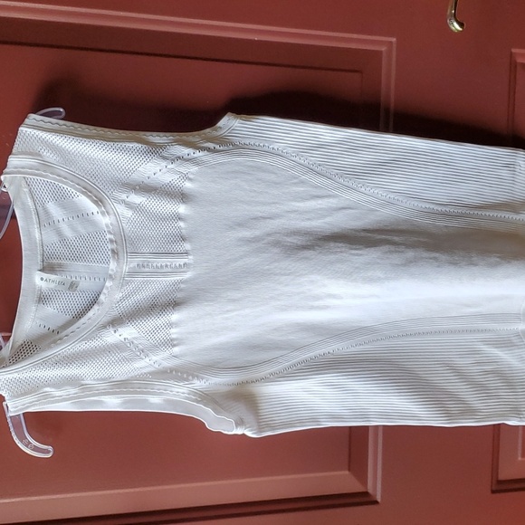 Athleta Tops - Athleta  white sleeveless ribbed tank top. Size large